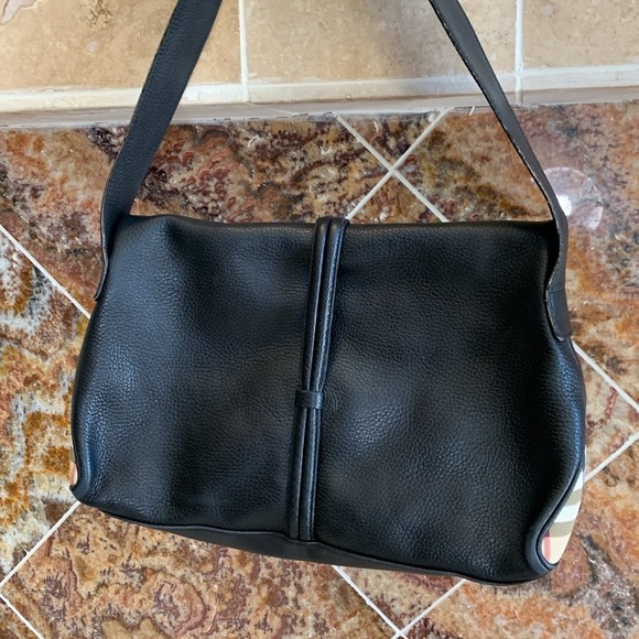 Vintage Burberry Pebbled Leather Horn Toggle Shoulder Bag in Black - Picture 10 of 16